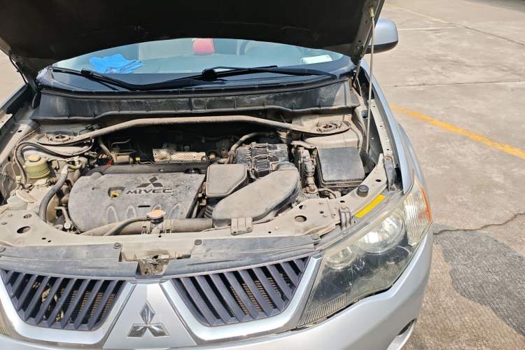 Used Mitsubishi Outlander 2007 2.4 Fashion Edition Engine Bay Left