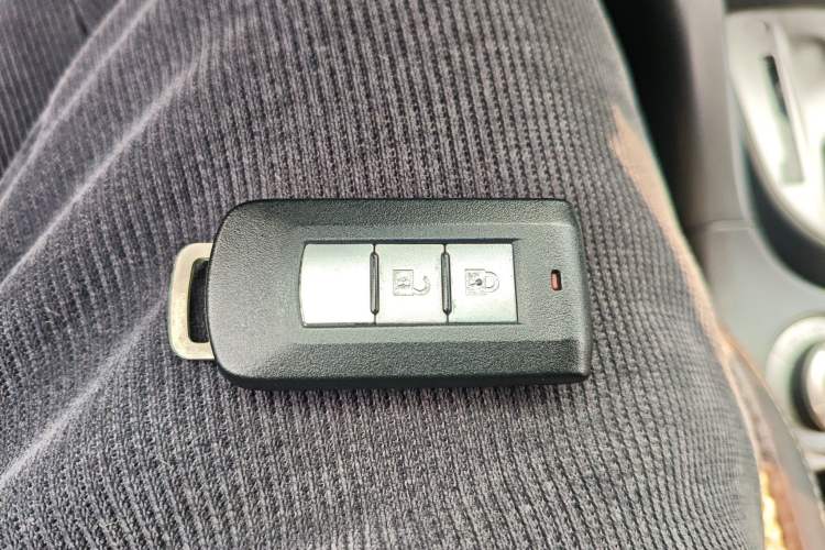 Used Mitsubishi Outlander 2007 2.4 Fashion Edition Vehicle Key