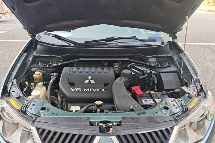 Used Mitsubishi Outlander 2008 3.0 Luxury Edition Engine Bay