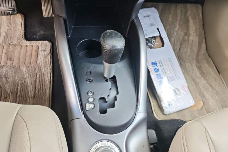 Used Mitsubishi Outlander 2008 3.0 Luxury Edition Gear Lever