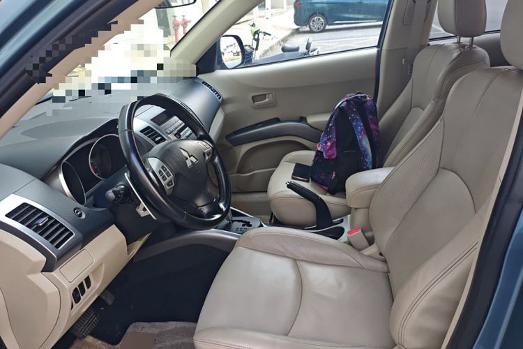 Used Mitsubishi Outlander 2008 3.0 Luxury Edition Left Front Seat