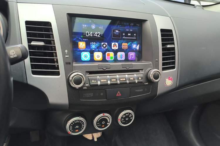 Used Mitsubishi Outlander 2009 2.4 Fashion Edition Audio And AC Panel