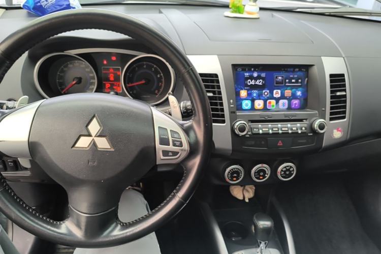 Used Mitsubishi Outlander 2009 2.4 Fashion Edition Center Console