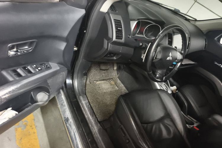 Used Mitsubishi Outlander 2009 3.0 Luxury Edition Driver Seat