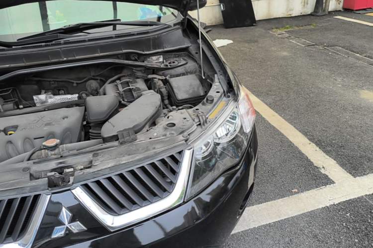 Used Mitsubishi Outlander 2009 2.4 Fashion Edition Engine Bay Left