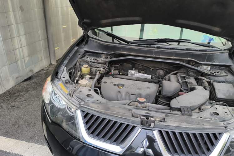 Used Mitsubishi Outlander 2009 2.4 Fashion Edition Engine Bay Right