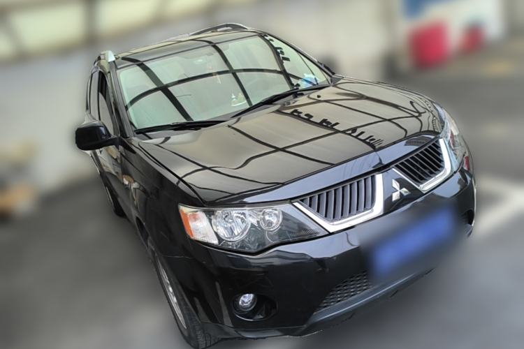 Used Mitsubishi Outlander 2009 2.4 Fashion Edition Front Right 45 Deg
