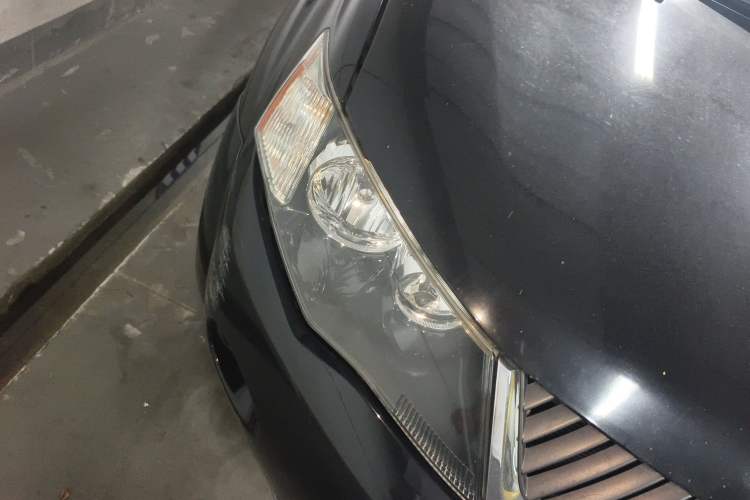 Used Mitsubishi Outlander 2009 3.0 Luxury Edition Right Front Headlight