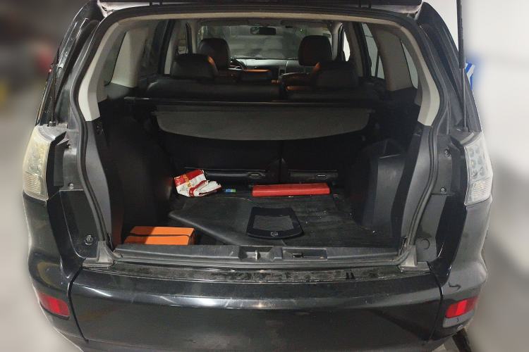 Used Mitsubishi Outlander 2009 3.0 Luxury Edition Trunk