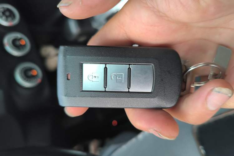 Used Mitsubishi Outlander 2009 2.4 Fashion Edition Vehicle Key
