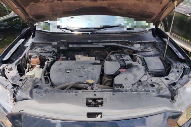 Used Mitsubishi Outlander 2010 Kijang 2.0 Sport Edition Engine Bay