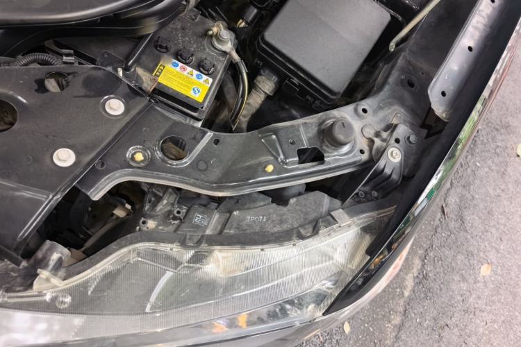 Used Mitsubishi Outlander 2010 Kijang 2.0 Sport Edition Engine Bay Left