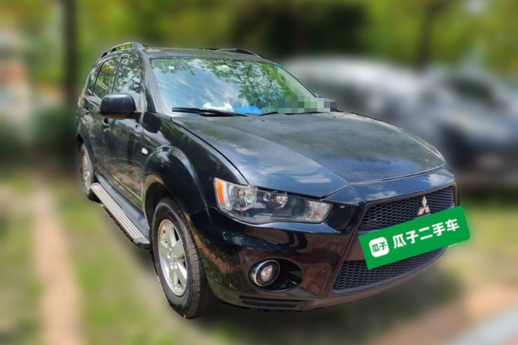 Used Mitsubishi Outlander 2010 Kijang 2.0 Sport Edition Front Right 45 Deg