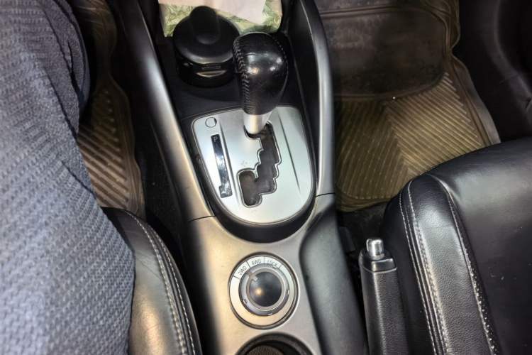 Used Mitsubishi Outlander 2010 Kijang 2.0 Sport Edition Gear Lever