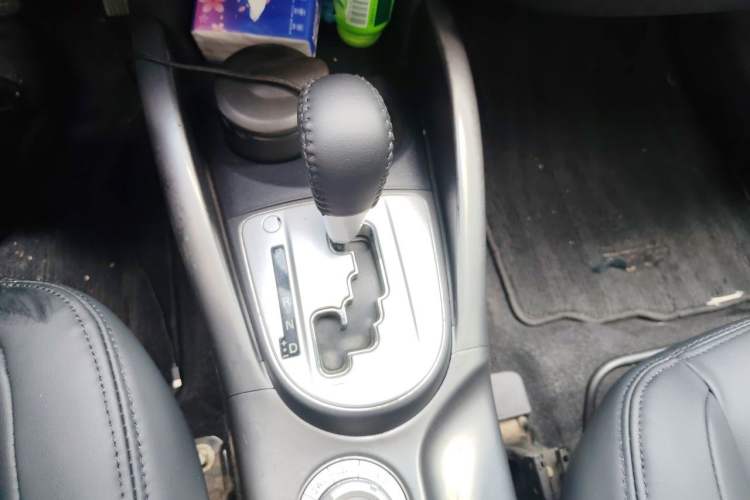 Used Mitsubishi Outlander 2010 Kijang 2.0 Sport Edition Gear Lever