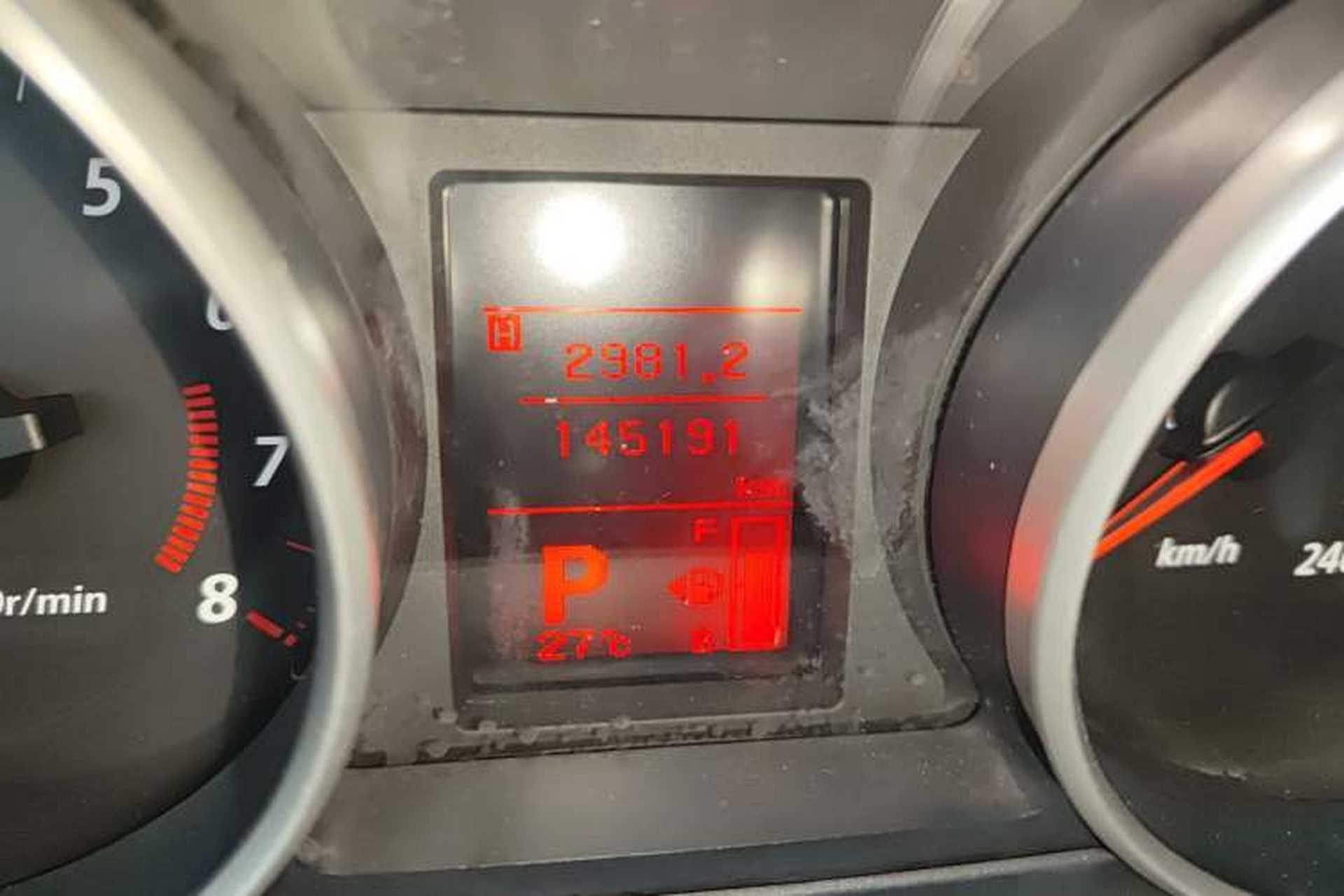 Used Mitsubishi Outlander 2010 Kijang 2.0 Sport Edition Odometer Close Up