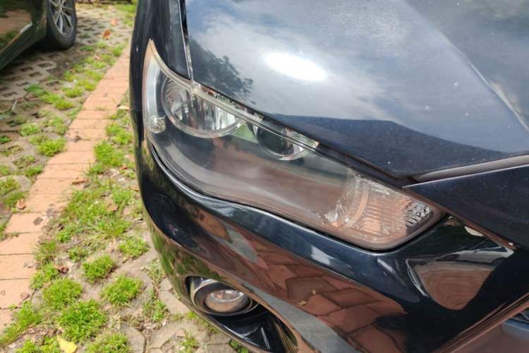 Used Mitsubishi Outlander 2010 Kijang 2.0 Sport Edition Right Front Headlight