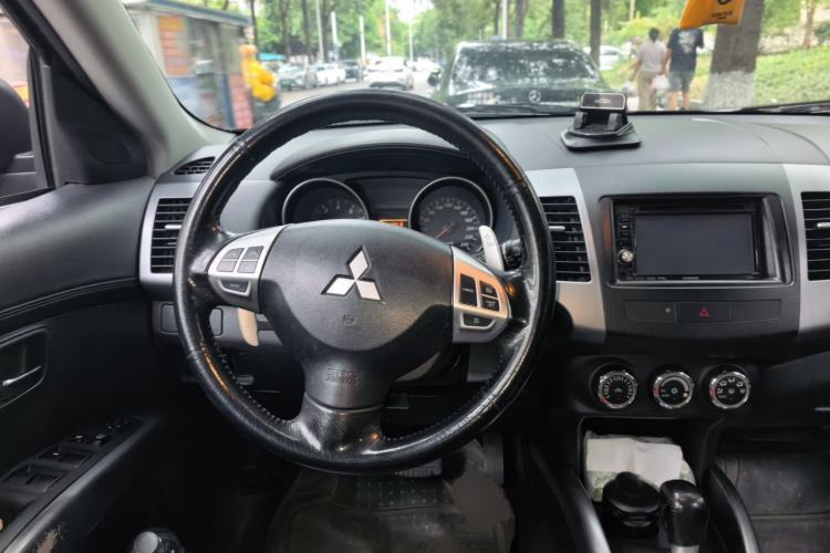 Used Mitsubishi Outlander 2010 Kijang 2.0 Sport Edition Steering Wheel