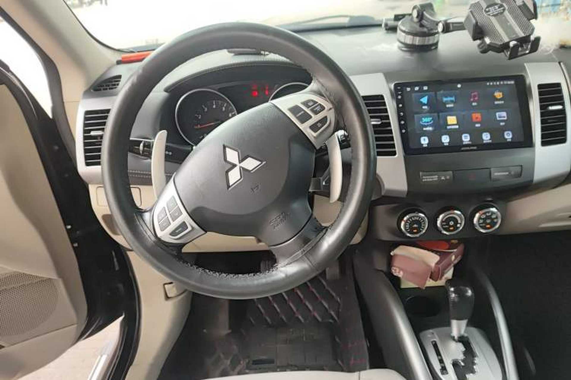 Used Mitsubishi Outlander 2010 Kijang 2.0 Sport Edition Steering Wheel