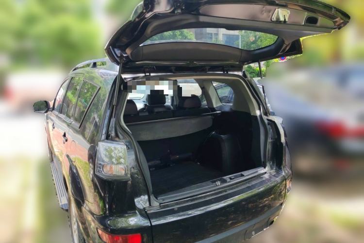 Used Mitsubishi Outlander 2010 Kijang 2.0 Sport Edition Trunk