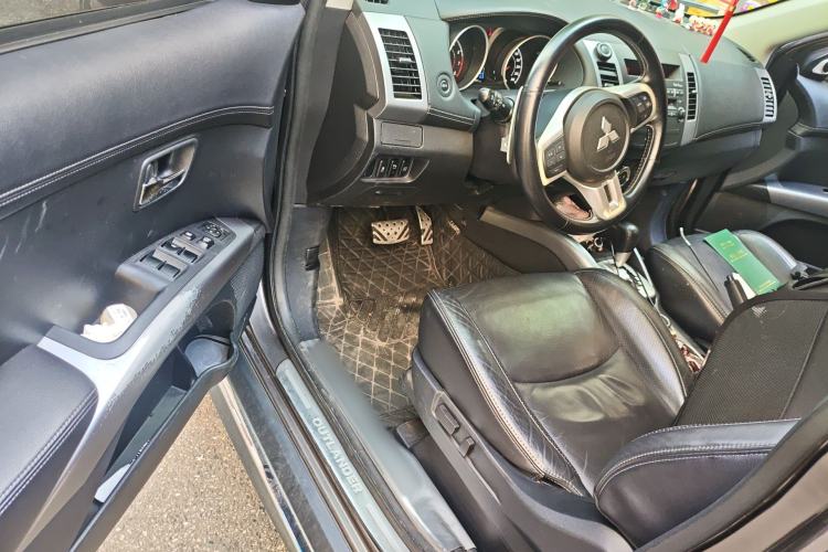Used Mitsubishi Outlander  Driver Seat