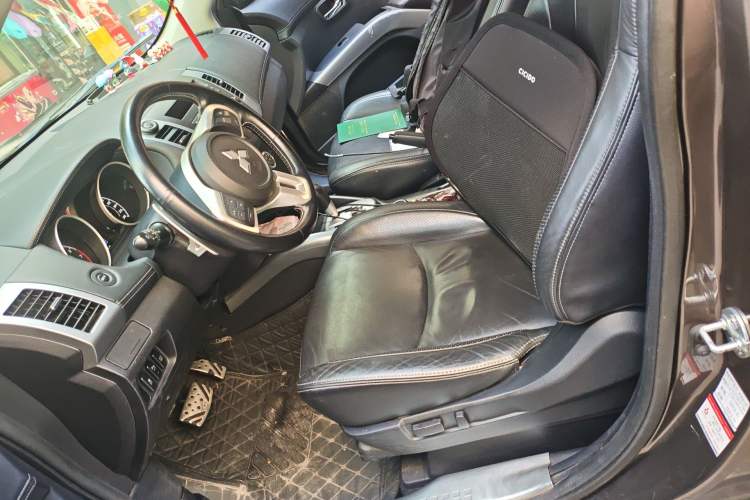 Used Mitsubishi Outlander  Left Front Seat