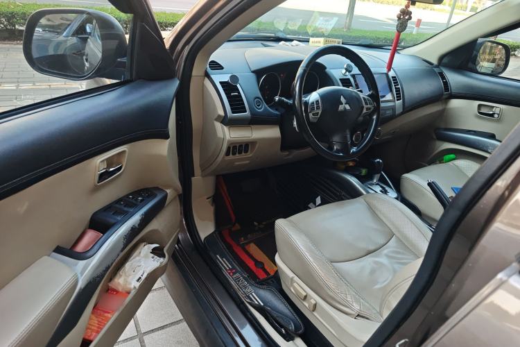 Used Mitsubishi Outlander 2010 Kinhui 2.4 Fashion Edition Driver Seat