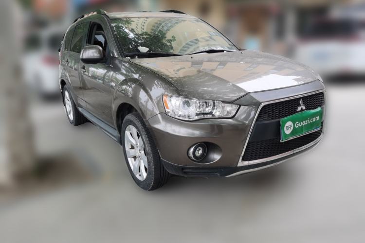 Used Mitsubishi Outlander 2010 Kinhui 2.4 Fashion Edition Front Right 45 Deg