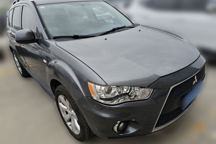 Used Mitsubishi Outlander 2010 Kinhui 2.4 Fashion Edition Front Right 45 Deg