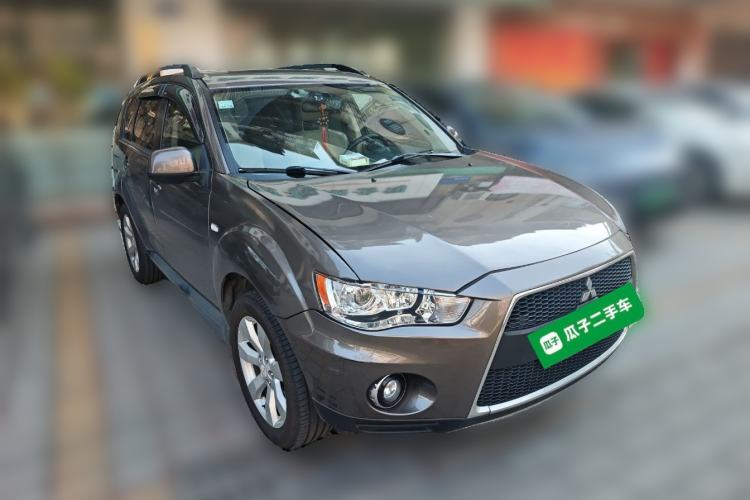 Used Mitsubishi Outlander 2010 Kinhui 2.4 Fashion Edition Front Right 45 Deg