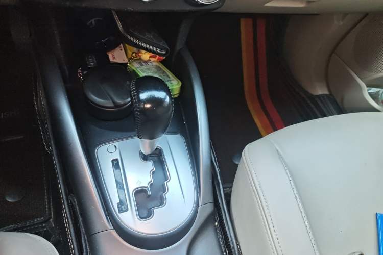 Used Mitsubishi Outlander 2010 Kinhui 2.4 Fashion Edition Gear Lever