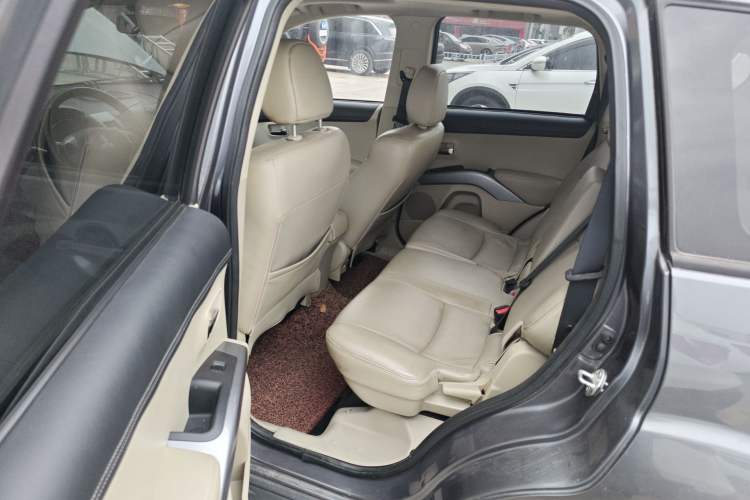 Used Mitsubishi Outlander 2010 Kinhui 2.4 Fashion Edition Left Rear Seat
