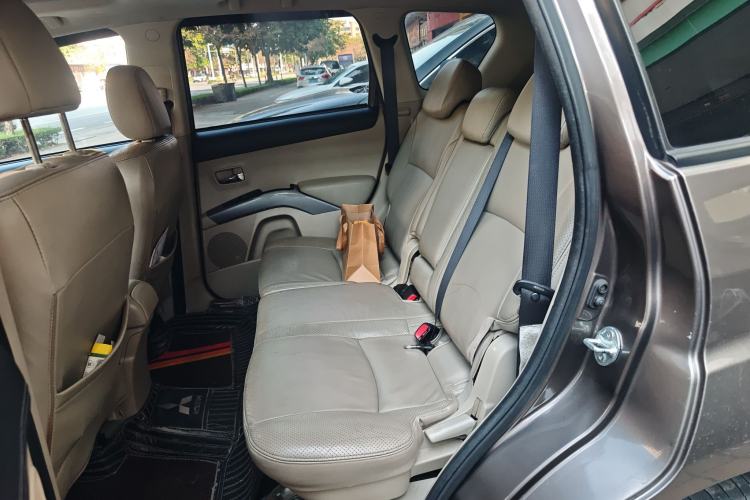 Used Mitsubishi Outlander 2010 Kinhui 2.4 Fashion Edition Left Rear Seat