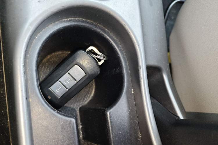 Used Mitsubishi Outlander 2010 Kinhui 2.4 Fashion Edition Vehicle Key