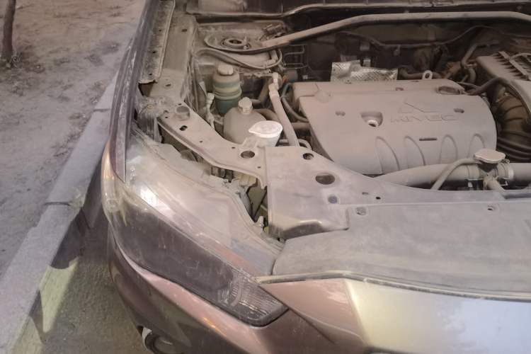 Used Mitsubishi Outlander 2010 Kijang 2.0 Sport Edition Engine Bay Right