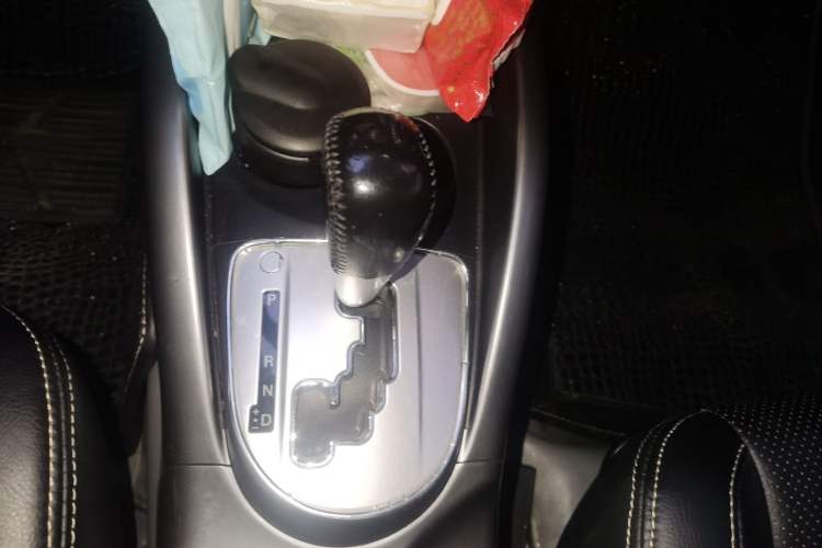 Used Mitsubishi Outlander 2010 Kijang 2.0 Sport Edition Gear Lever