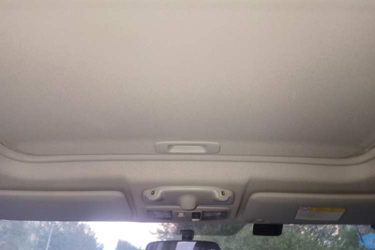 Used Mitsubishi Outlander 2010 Kijang 2.0 Sport Edition Headliner
