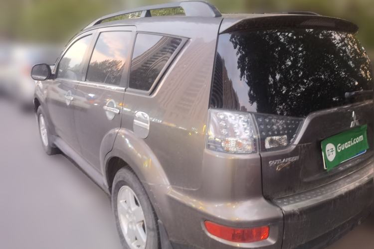 Used Mitsubishi Outlander 2010 Kijang 2.0 Sport Edition Rear Left 45 Deg