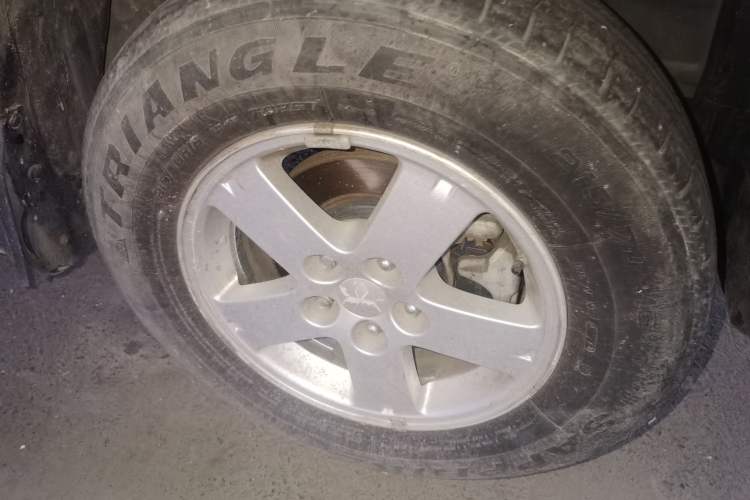 Used Mitsubishi Outlander 2010 Kijang 2.0 Sport Edition Right Front Wheel Hub