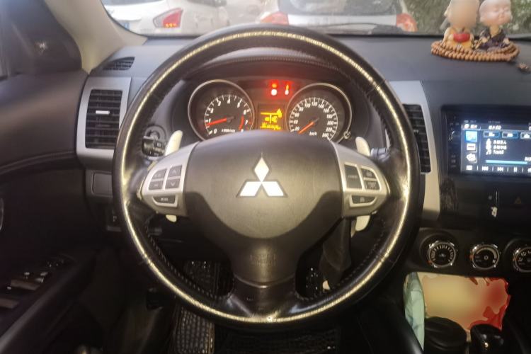 Used Mitsubishi Outlander 2010 Kijang 2.0 Sport Edition Steering Wheel