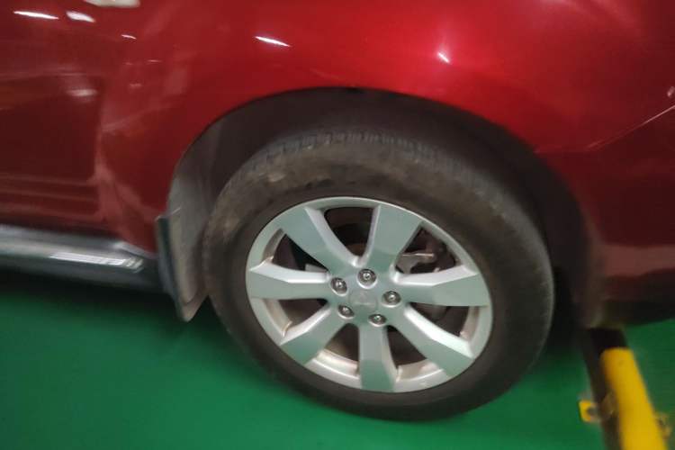Used Mitsubishi Outlander 2010 Kinhui 2.4 Fashion Edition Right Front Wheel Hub