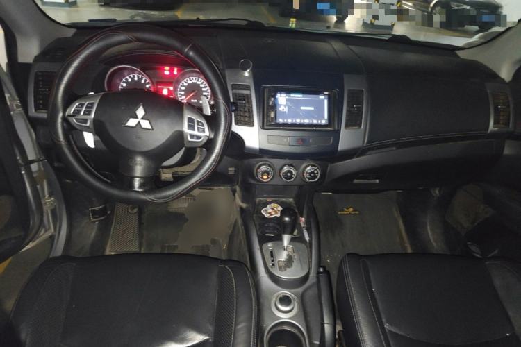 Used Mitsubishi Outlander 2010 Kinhui 2.4 Fashion Edition Center Console