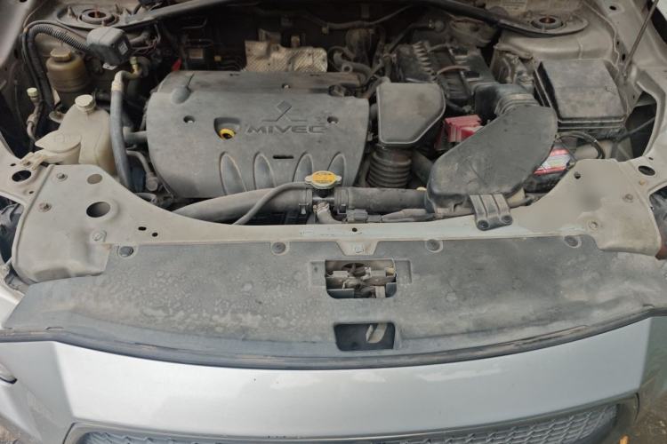 Used Mitsubishi Outlander 2010 Kinhui 2.4 Fashion Edition Engine Bay
