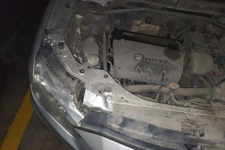 Used Mitsubishi Outlander 2010 Kinhui 2.4 Fashion Edition Engine Bay Right