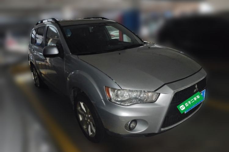 Used Mitsubishi Outlander 2010 Kinhui 2.4 Fashion Edition Front Right 45 Deg