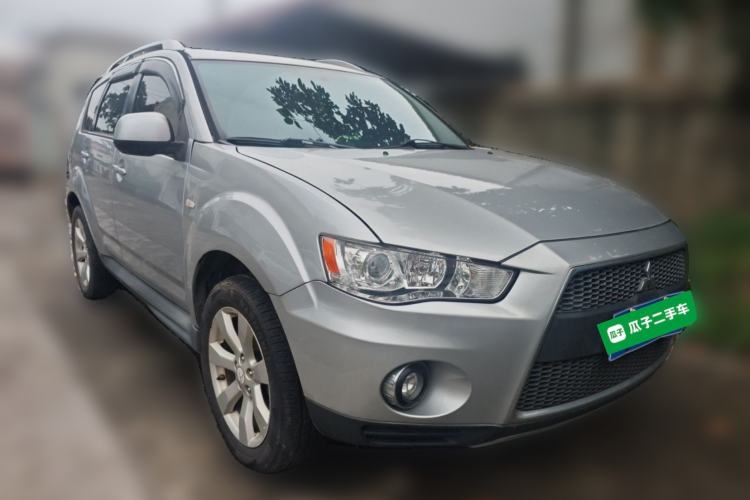 Used Mitsubishi Outlander 2010 Kinhui 2.4 Fashion Edition Front Right 45 Deg