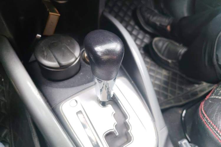 Used Mitsubishi Outlander 2010 Kijang 2.0 Sport Edition Gear Lever