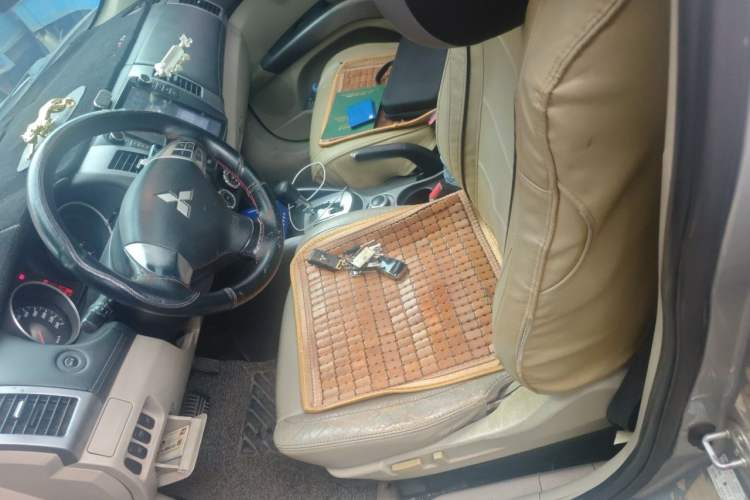 Used Mitsubishi Outlander 2010 Kinhui 2.4 Fashion Edition Left Front Seat