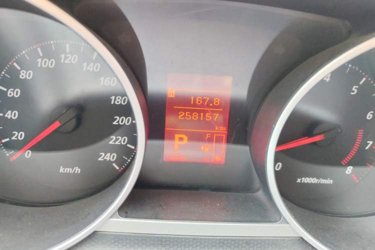 Used Mitsubishi Outlander 2010 Kijang 2.0 Sport Edition Odometer Close Up