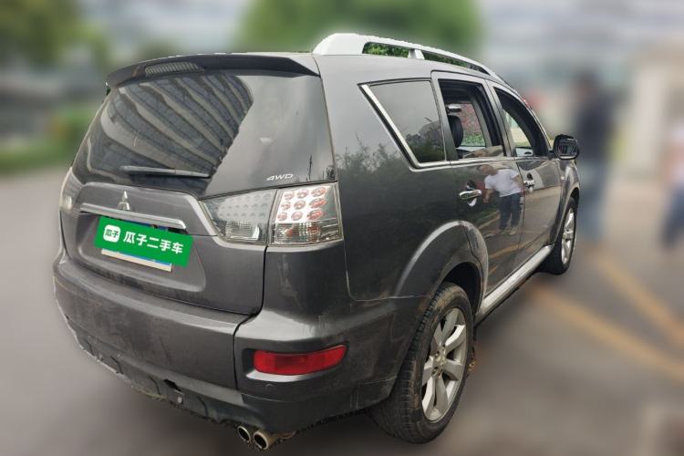 Used Mitsubishi Outlander 2010 Kijang 3.0 Luxury Edition Rear Right 45 Deg